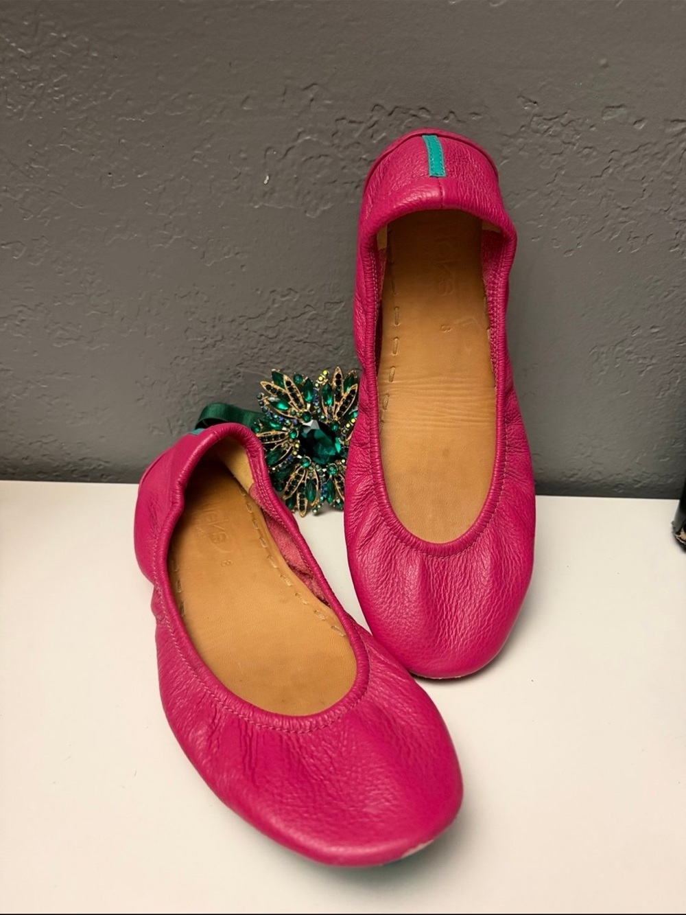 Tieks Foldable Leather Ballet Flats Fuchsia size 8